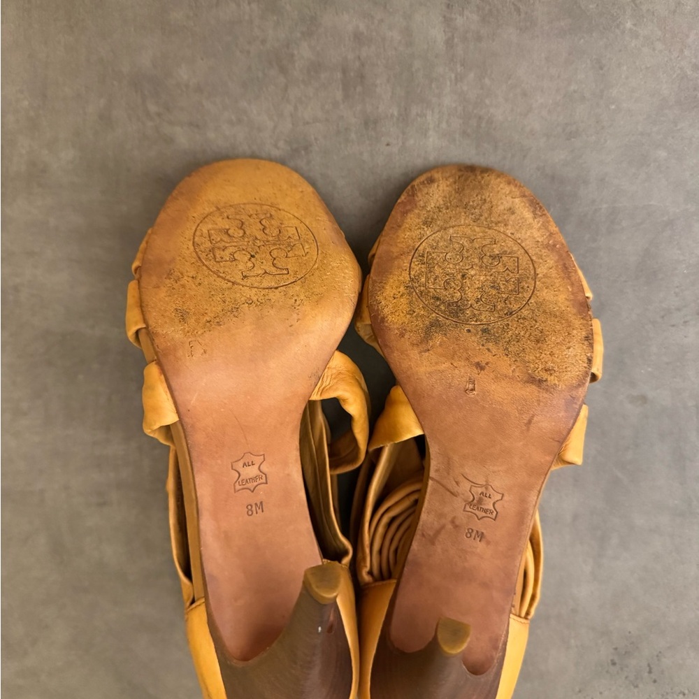 Tory Burch Lounge Wrap-Up Heel - Picture 11 of 16